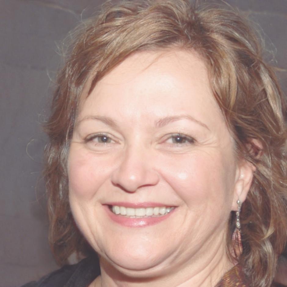 Portrait of instructor Siobhan Rourke